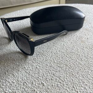 Chloé Black and gold Sunglasses